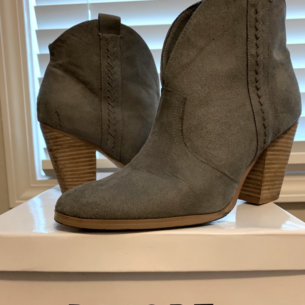 Report Western booties